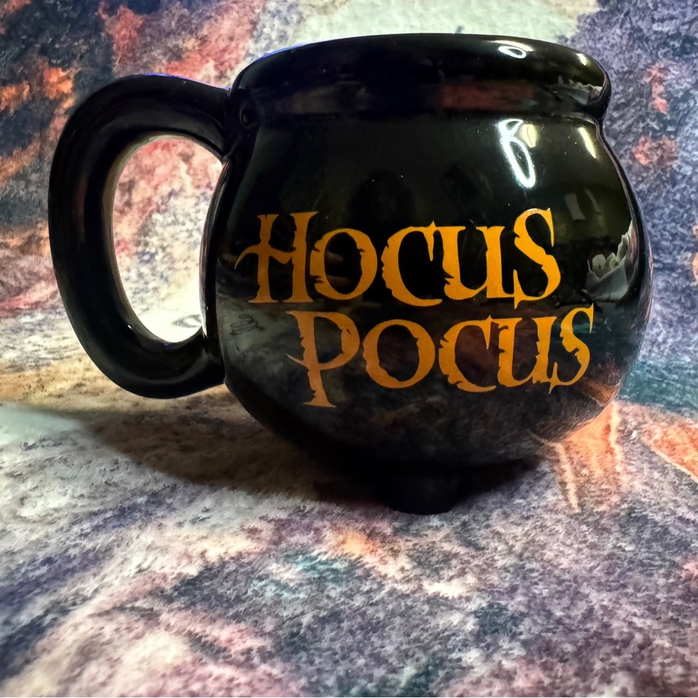 💜 Hocus Pocus “I Put a Spell on You” Black Cauldron Mug - NWT